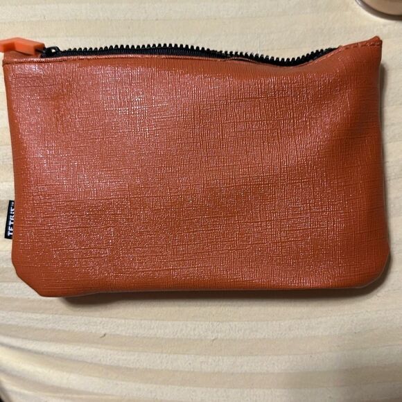 IPSY travel or cosmetic bag, tassle zipper pull NWOT - Picture 2 of 3